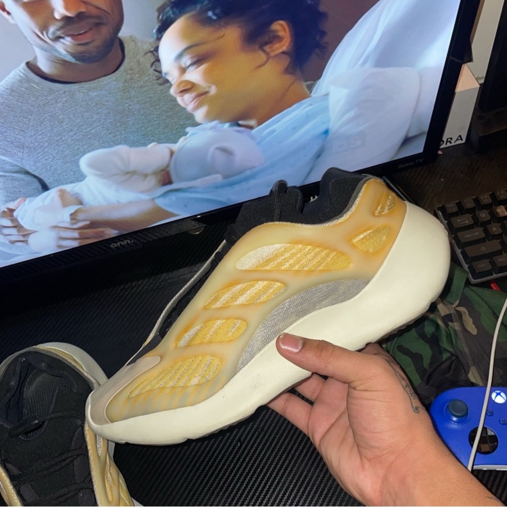 adidas Men's Shoes - Yeezys - Picture 2 of 3